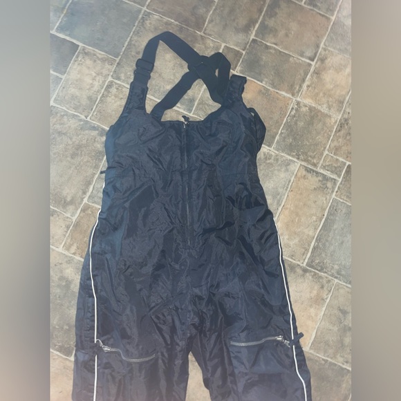 Ungava super warm snowmobile suit, two pieces. I extra warm. water/wind proof. - Picture 12 of 16